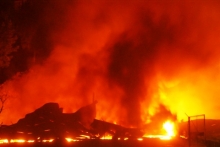 Incêndio de enormes proporções destruiu três fábricas em Paredes