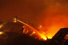 Incêndio de enormes proporções destruiu três fábricas em Paredes